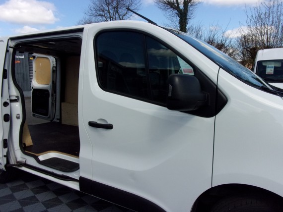 RENAULT TRAFIC FOURGON Trafic fourgon-009.jpg